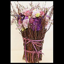 白樺のハンドメイドベースに紫を！　生花